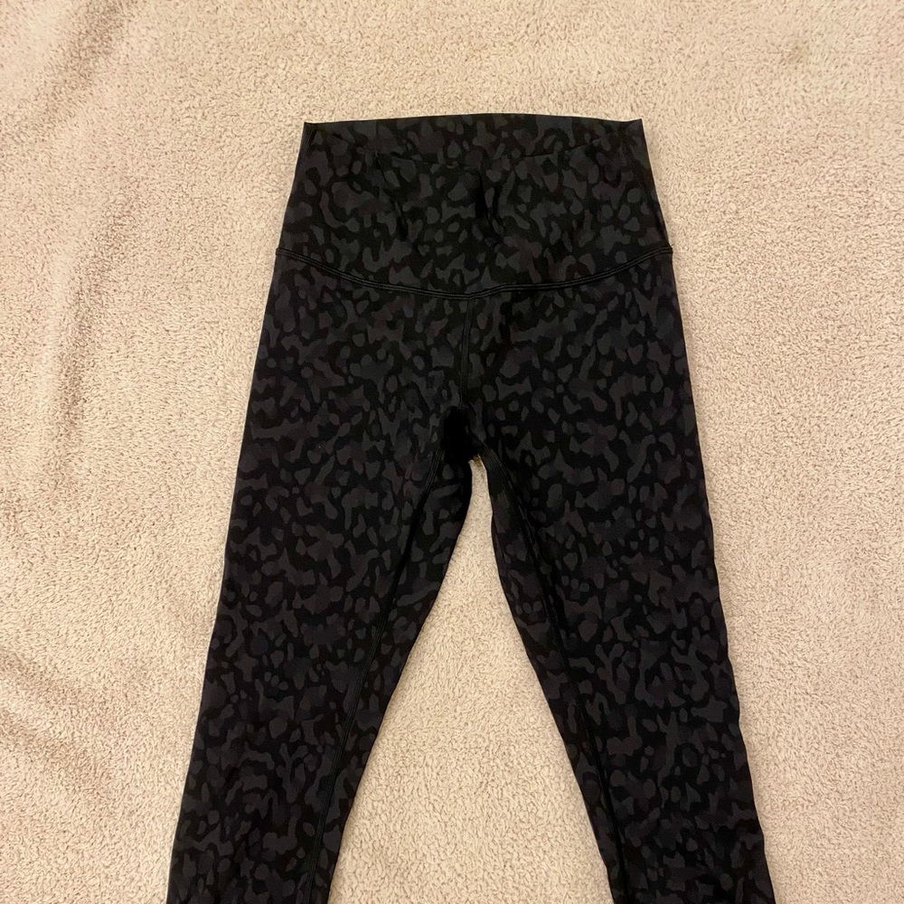 Lululemon Wunder Under Camo Leggings - Size 6